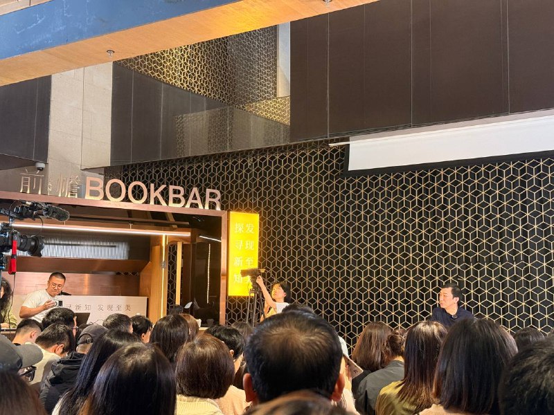 在线下看到老六了,脱稿没主题聊了两个半小时