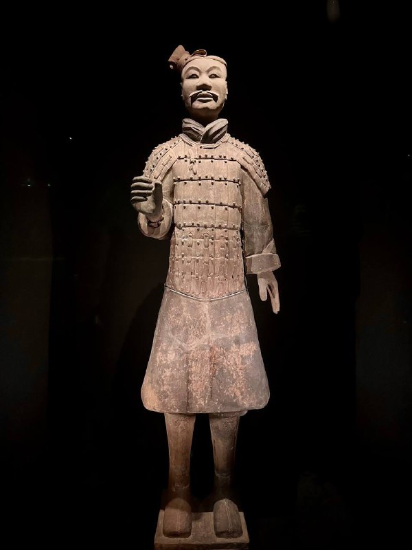 D1 陕西历史博物馆秦汉馆当我说一个博物馆无聊的时候,那它是真的无聊吗?错误的,当你带一个现充去漫展