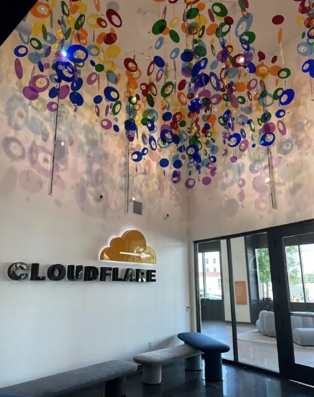 科技爱好者周刊(第 305 期)里提到的怎么生成真随机数的问题很有意思