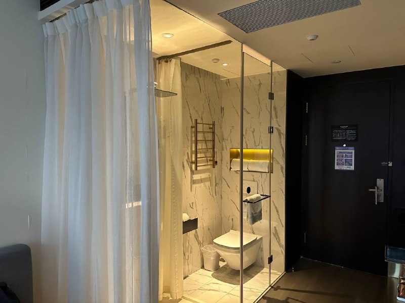 D1-D3 广州-杭州图2: 因为今年没有买票,所以只是路过图3: 第一次见这么 open 的洗浴室,两个男生应该如何住呢#记录生活需要有照片 #五一假期D1-D3 广州-杭州图2: 因为今年没有买票,所以只是路过图3: 第一次见这么 open 的洗浴室,两个男生应该如何住呢#记录生活需要有照片 #五一假期