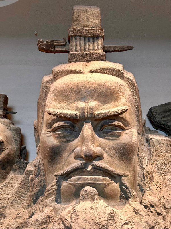 D1 陕西历史博物馆秦汉馆当我说一个博物馆无聊的时候,那它是真的无聊吗?错误的,当你带一个现充去漫展