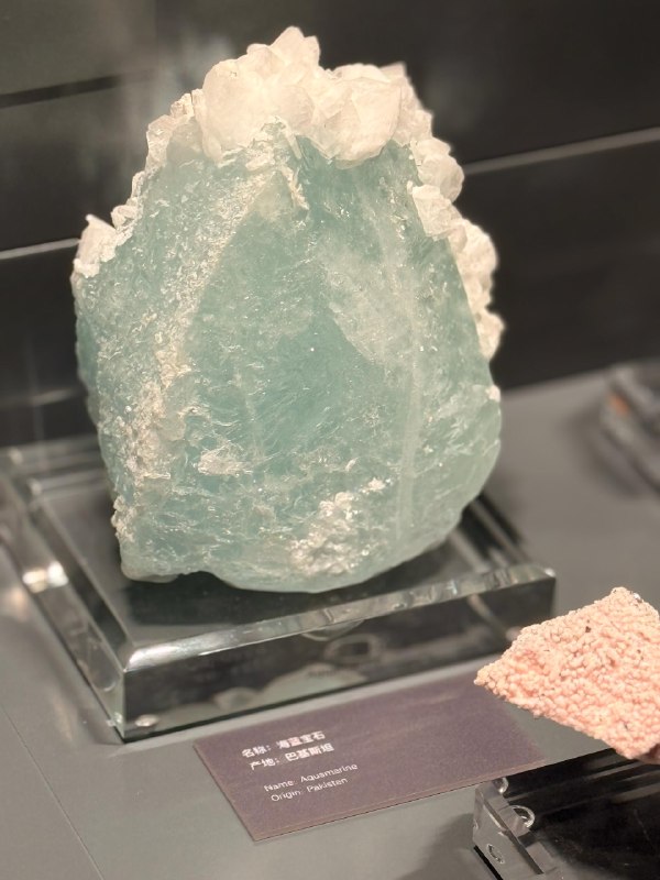 中秋假期8/10 昨天去了一下深圳自然博物馆,简单拍了几张矿物图